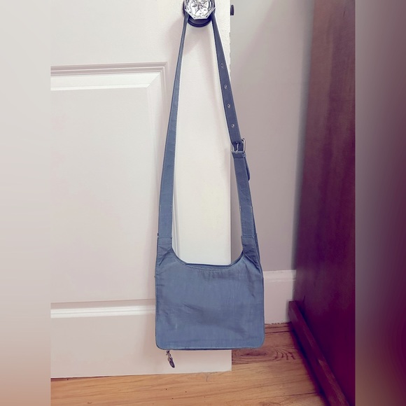 Baggallini Blue/Lime Nylon Multi-Pocket Crossbody Bag w/ Detachable Change Purse - Picture 12 of 15